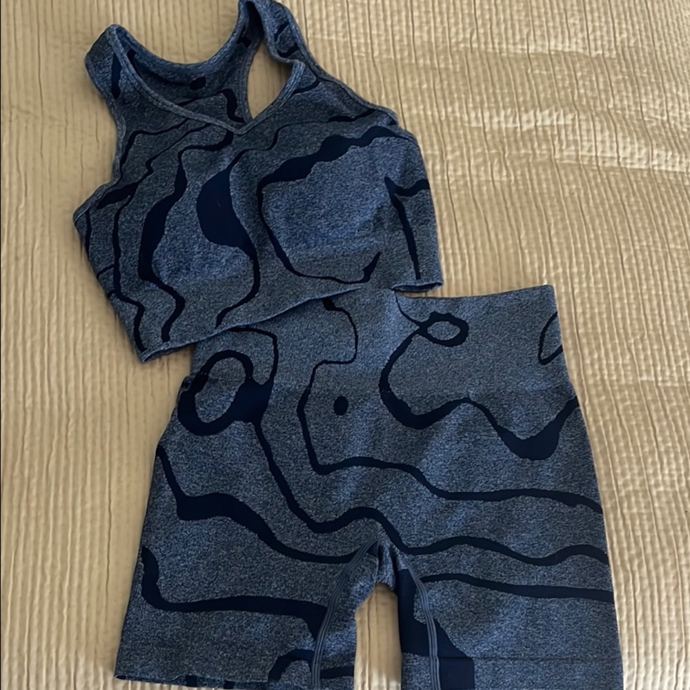 Blue Swirl Patterned Workout Set